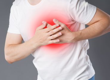 Dolore al petto: ansia o problemi cardiaci?